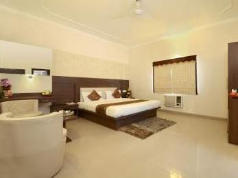 Fabhotel Maniram Palace