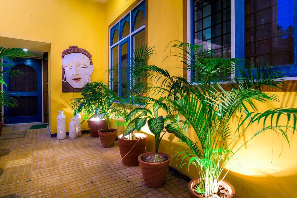 Homestay The Coral Court *