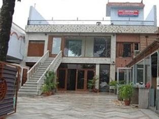 Oyo 16147 Jyoti Continental 3*