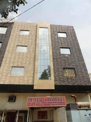 Hotel Fabhotel Maniram Palace