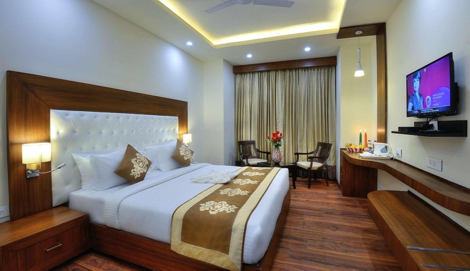 Seven Hills Tower Hotel 3*