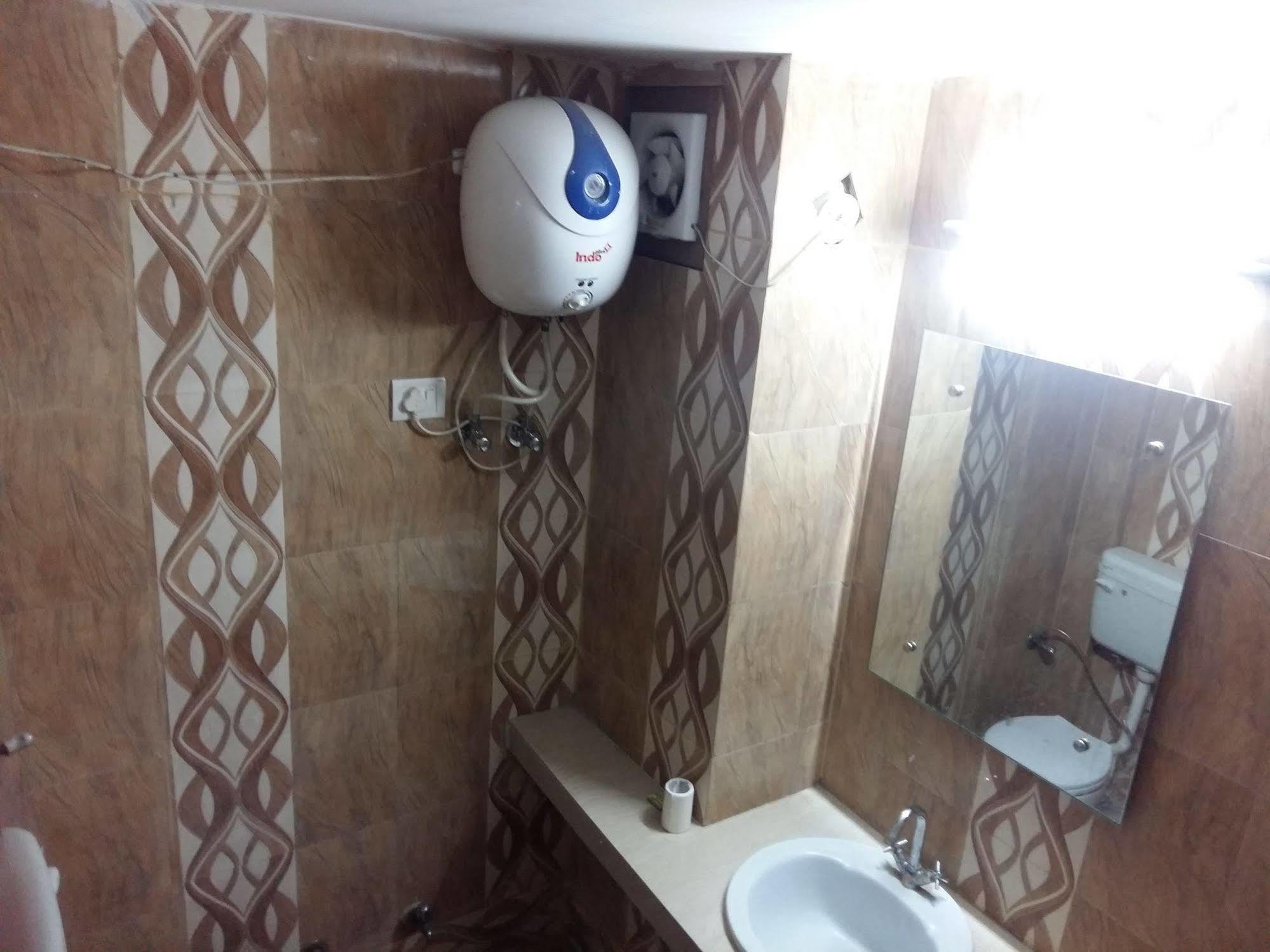 Safari Hotel Agra (Uttar Pradesh)
