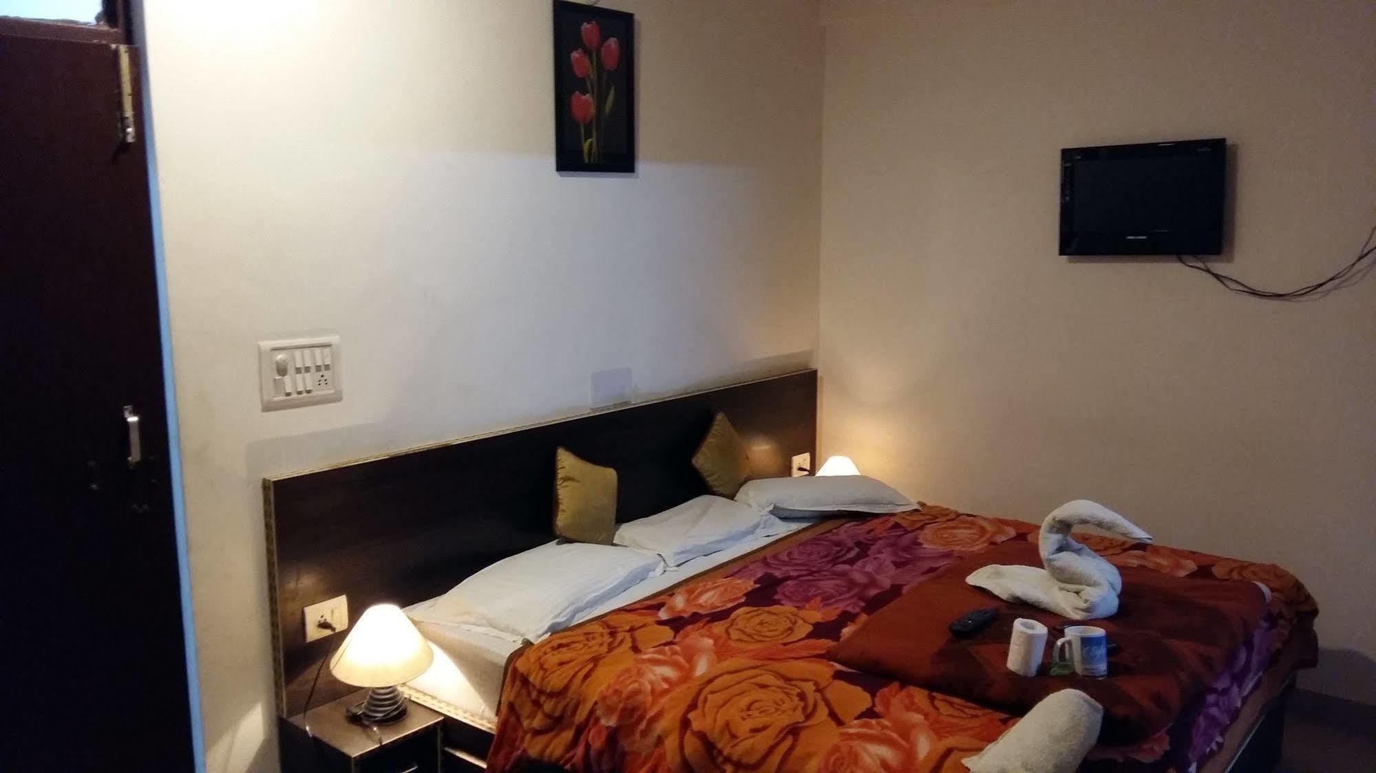 Hotel Safari Agra (Uttar Pradesh)
