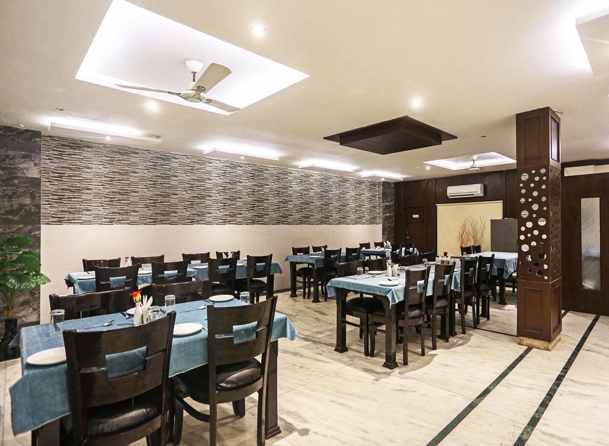 Hotel Optimum Tara Palace @ Taj