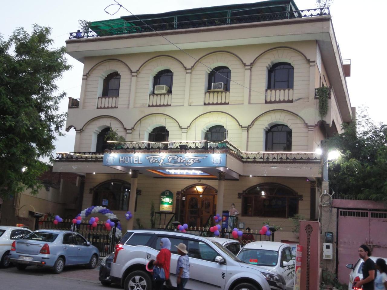Taj Plaza, Vip Road, Hotel