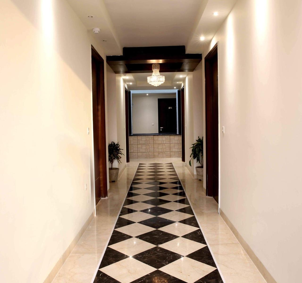Hotel The Raj 3*