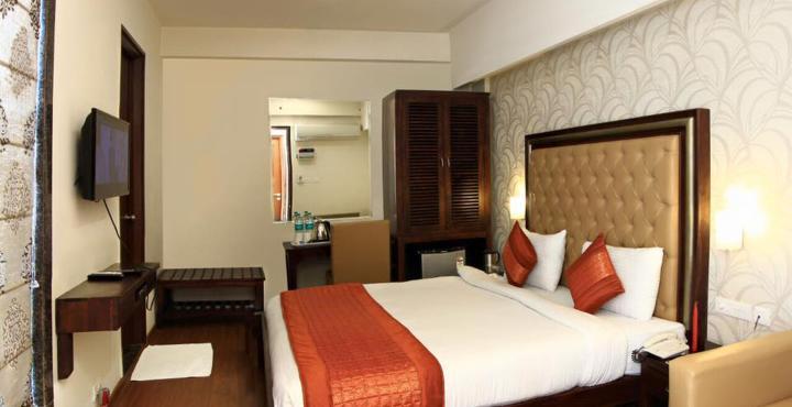 Hotel The Raj 3*
