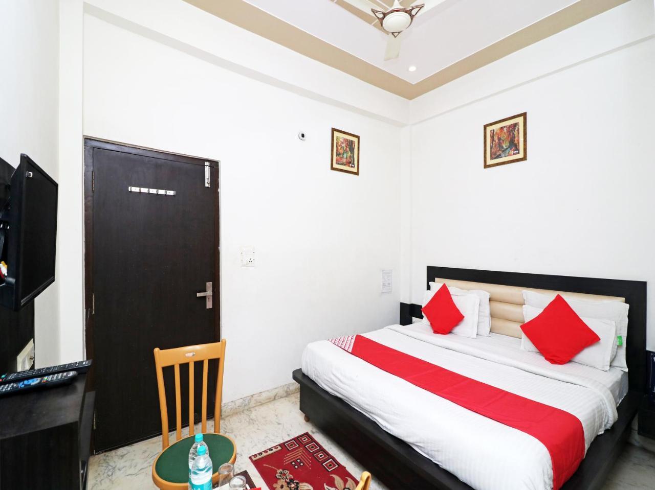 Guest house Aaradhya Residency
