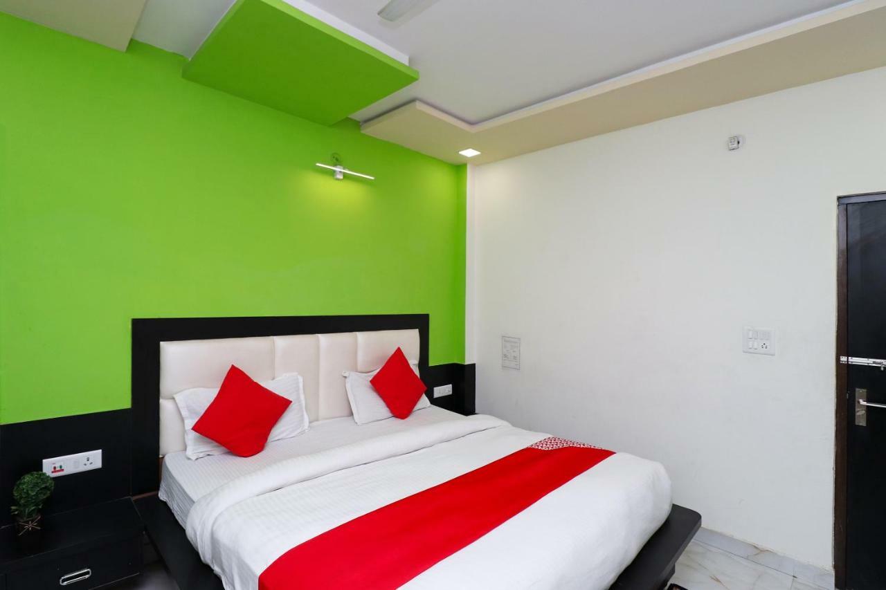 Guest house Aaradhya Residency