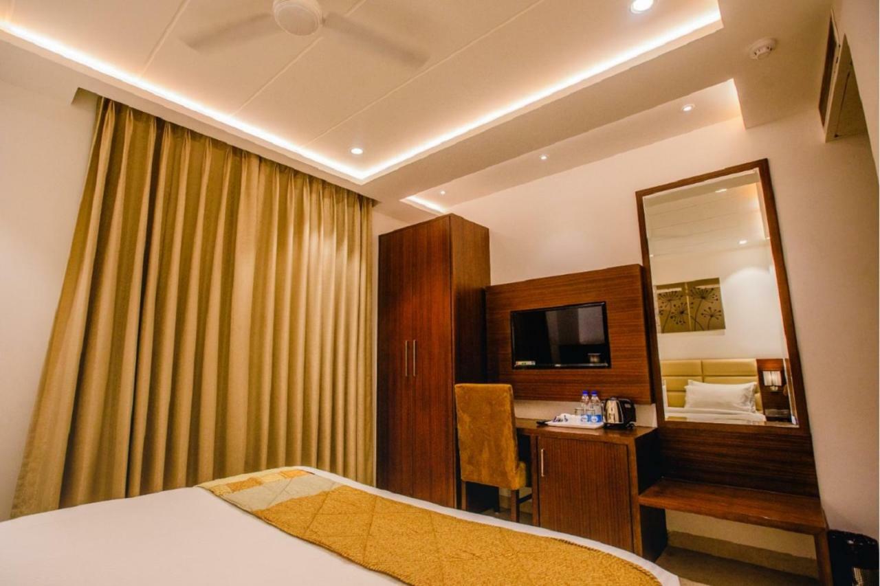 Square, India Hotel