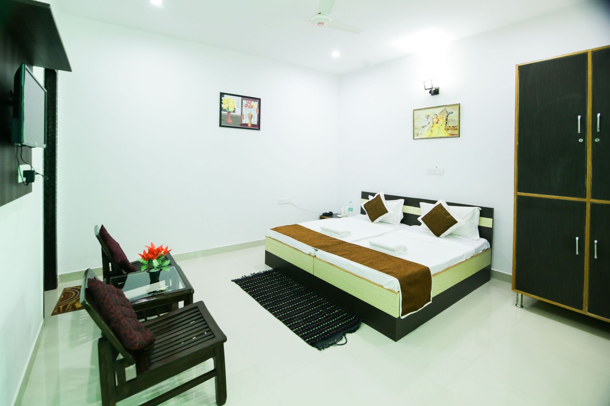 Guest house Taj Niwas 3*