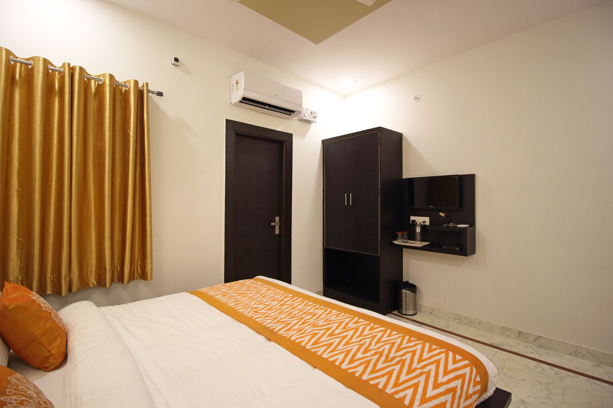 Aaradhya Residency Guest house