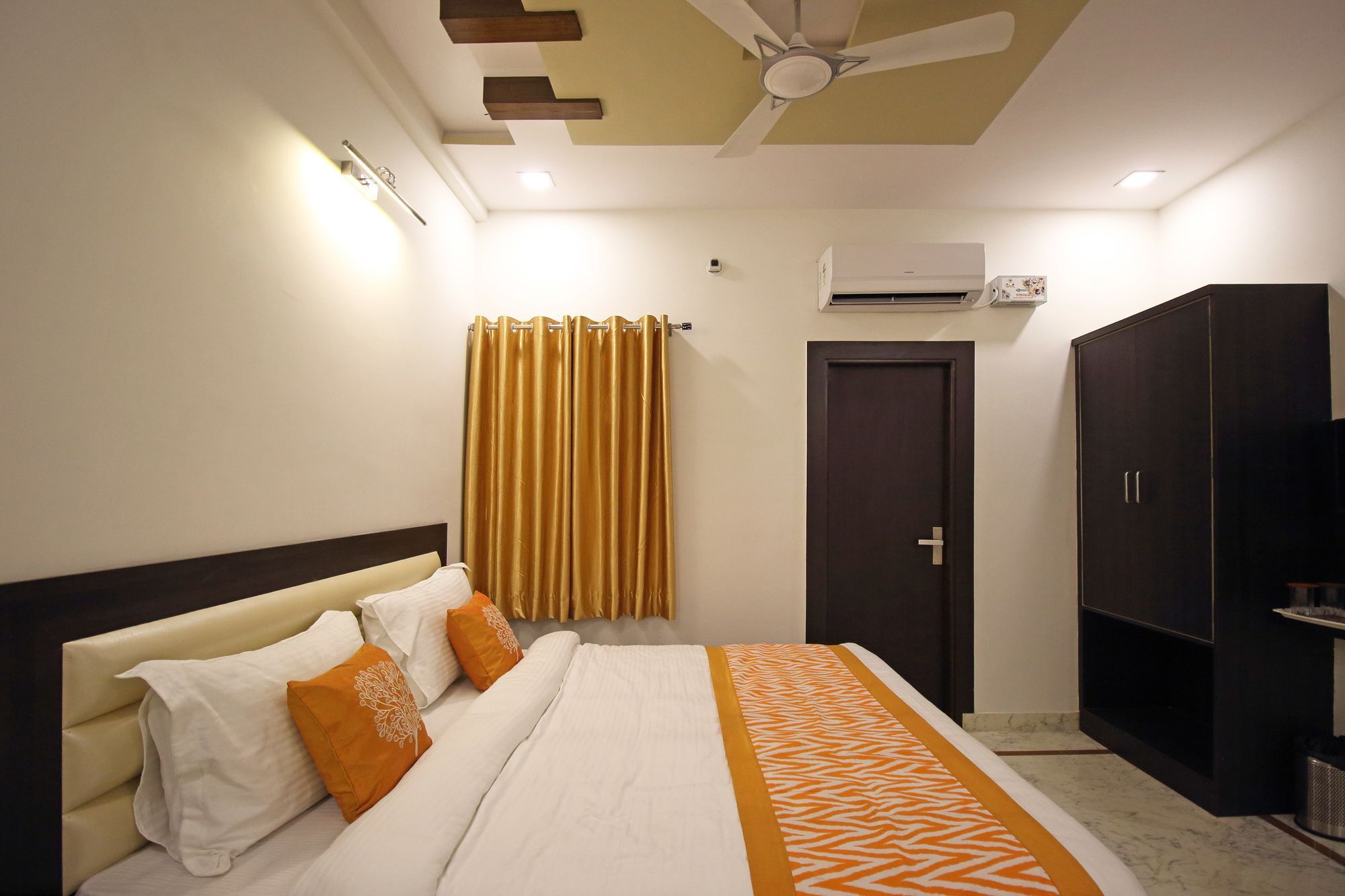 Aaradhya Residency Guest house