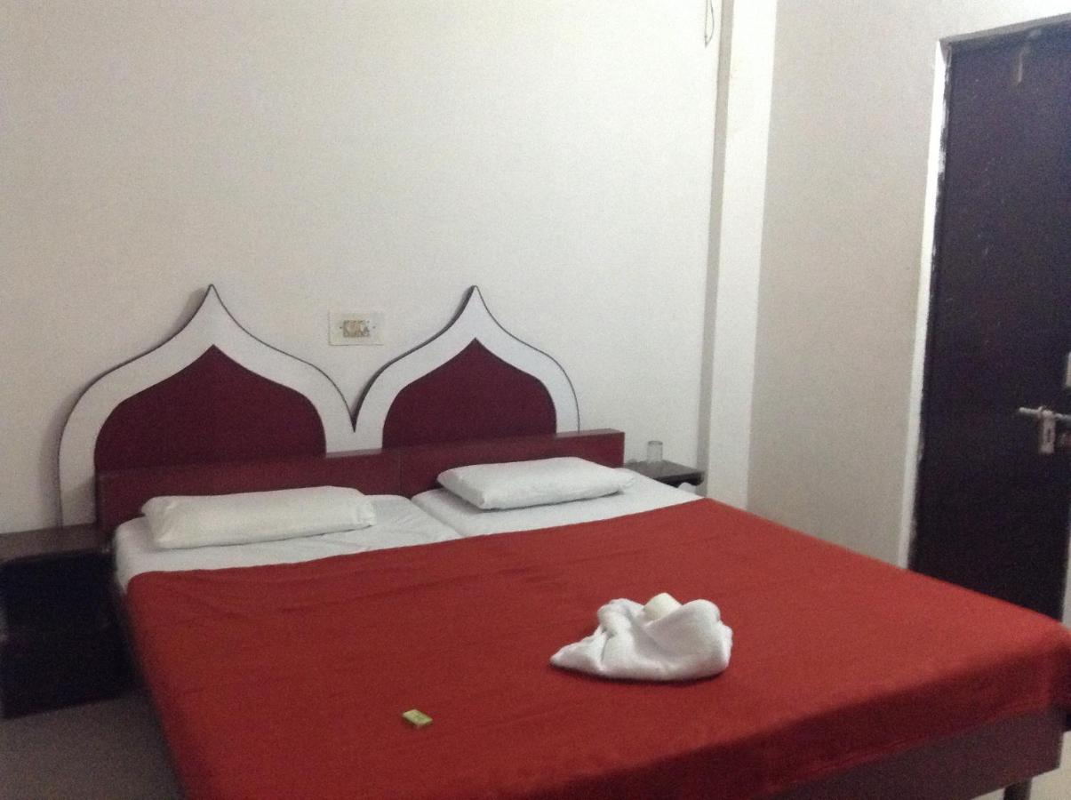 Safari Hotel
