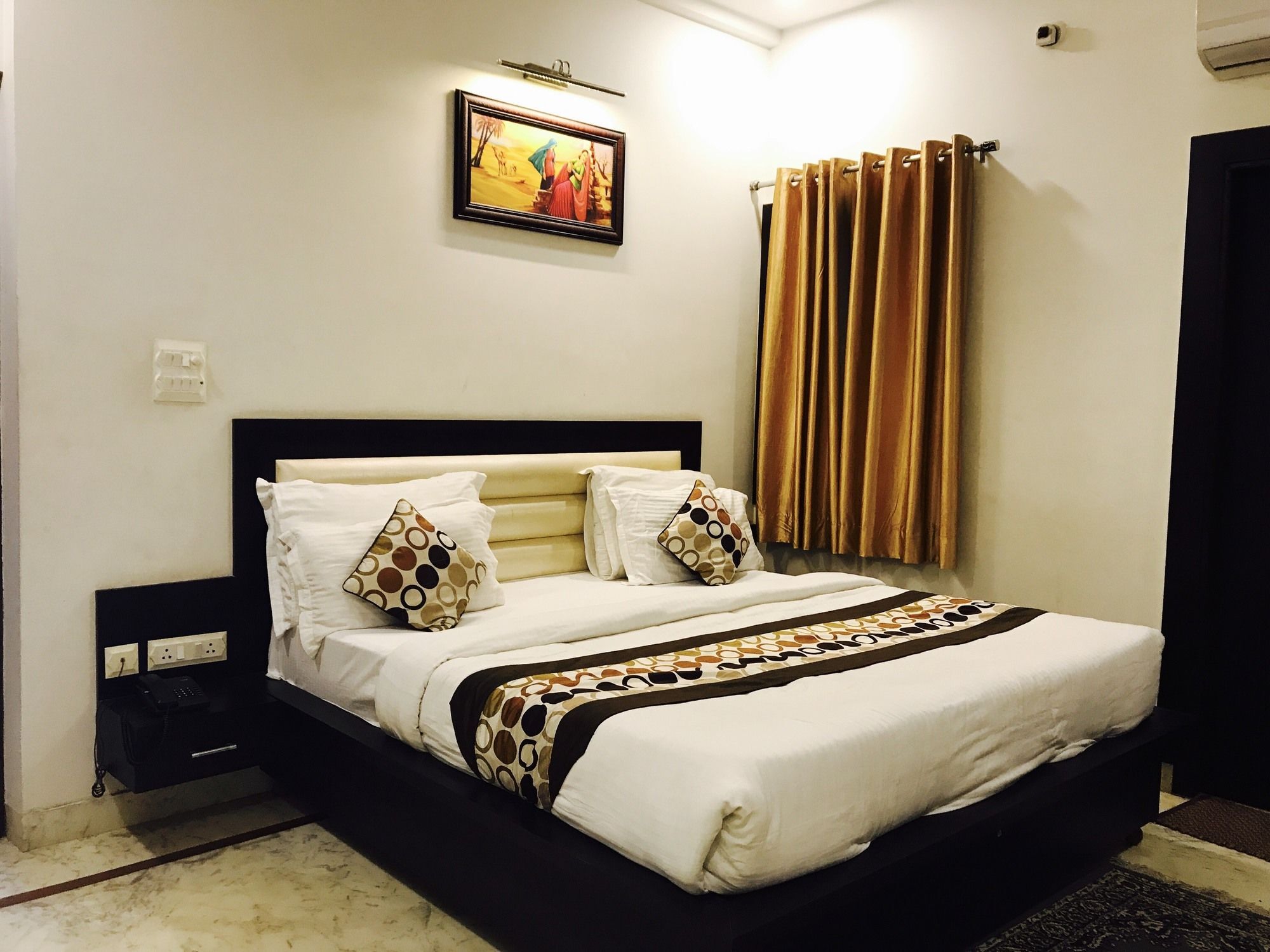 Hotel Aaradhya Residency