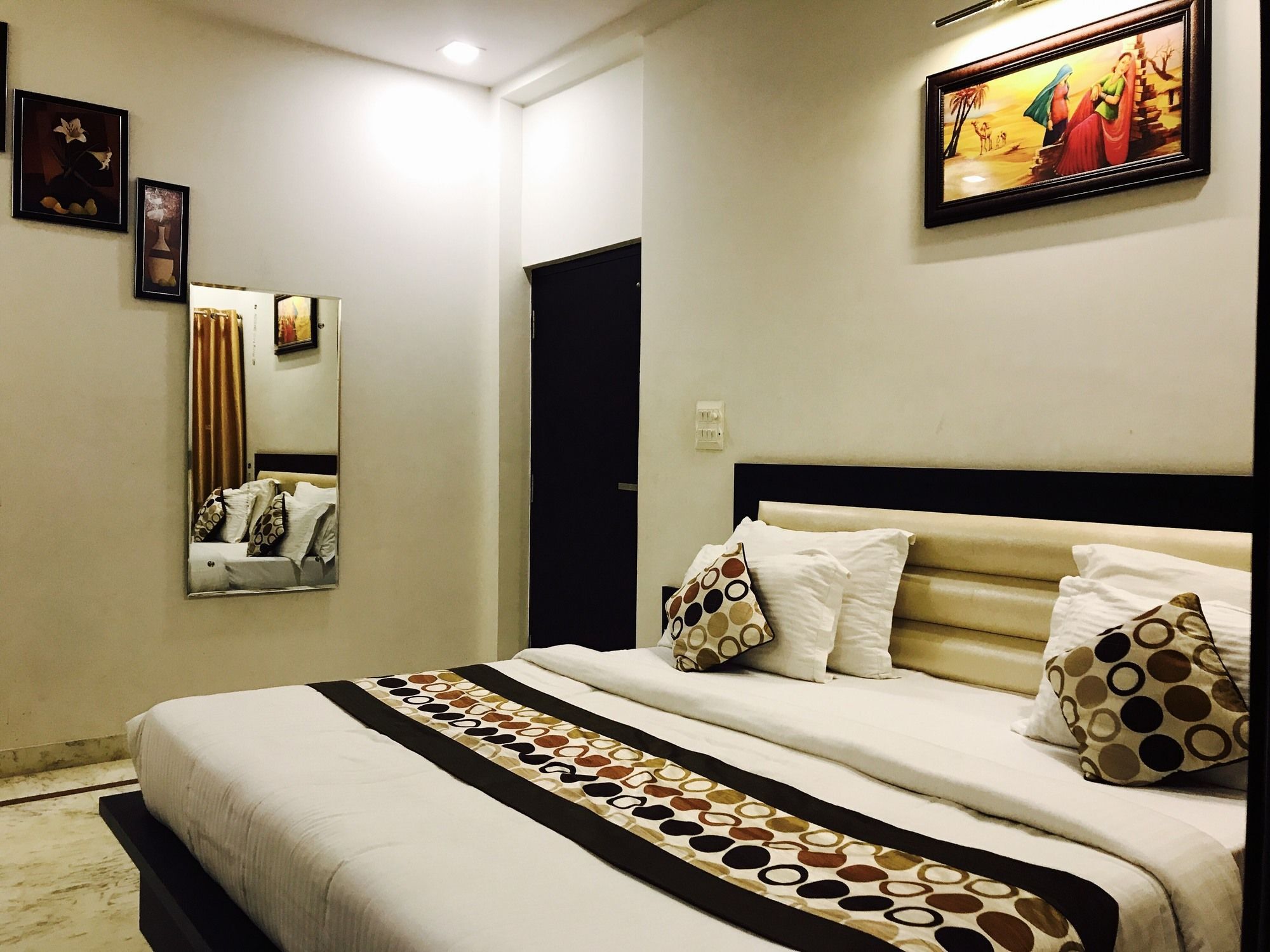 Hotel Aaradhya Residency