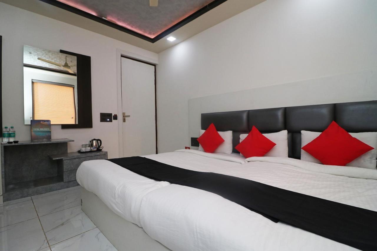 Grand Sparrow Hotel