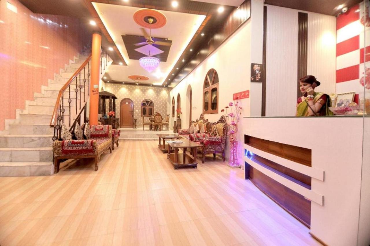 Hotel Rashmi 3*